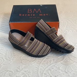 Bernie Mev wedge mary jane striped. size 37 NWOT